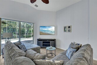 227 Glen Eagle Cir in Naples, FL - Building Photo - Building Photo