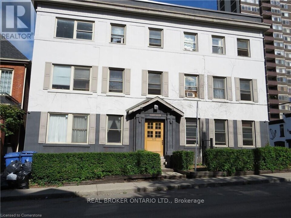 142-142 Caroline St S in Hamilton, ON - Building Photo