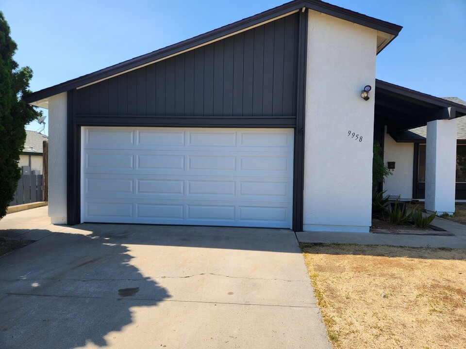 9958 Jeremy St in Santee, CA - Building Photo