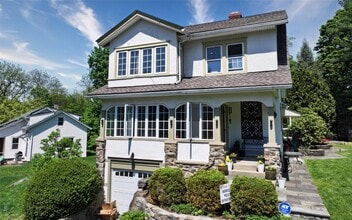 80 Grove St in Harrison, NY - Building Photo - Building Photo