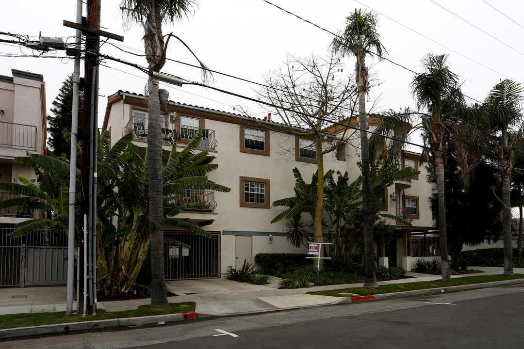 1145 Roswell Ave in Long Beach, CA - Foto de edificio