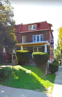 201 E 33rd St photo'