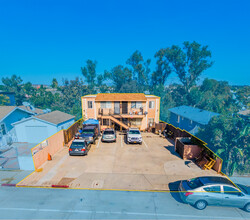 4784-4786 Auburn Dr in San Diego, CA - Building Photo - Building Photo