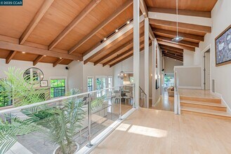 1108 Howard Hls Rd in Lafayette, CA - Building Photo - Building Photo