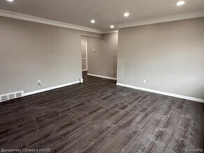 19671 Fleetwood Dr in Harper Woods, MI - Building Photo - Building Photo
