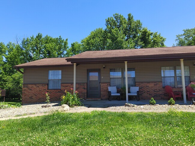 8 Cougar Dr, Unit Norman in Glen Carbon, IL - Building Photo - Building Photo