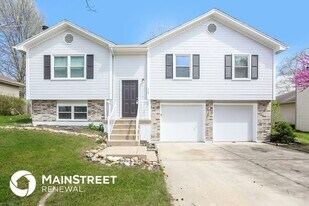 113 Cross Creek Ln in Grain Valley, MO - Building Photo