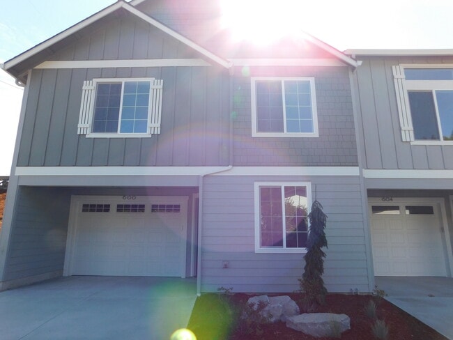 604 NW 9th Ave in Camas, WA - Building Photo - Building Photo