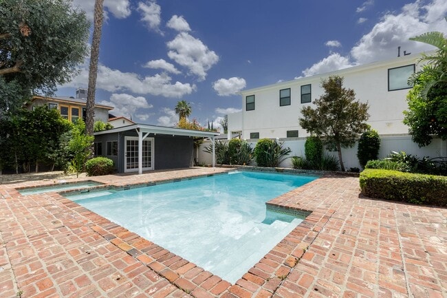 property at 6268 Lindley Ave