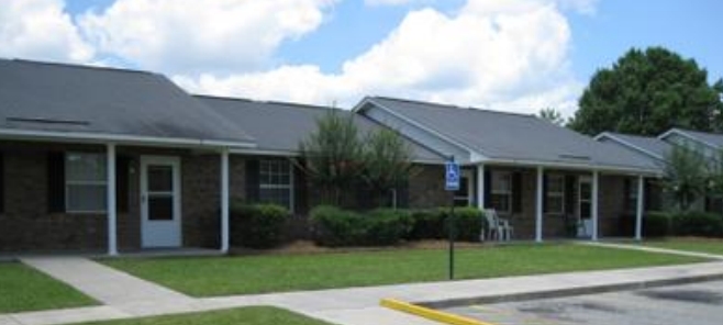 Autumnwood Village in Abbeville, GA - Building Photo