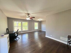 1704 S Highland Ave in Arlington Heights, IL - Foto de edificio - Building Photo