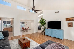 220 N 22nd Pl in Mesa, AZ - Building Photo