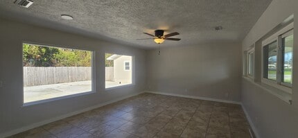 802 W 17th St in Lynn Haven, FL - Building Photo - Building Photo