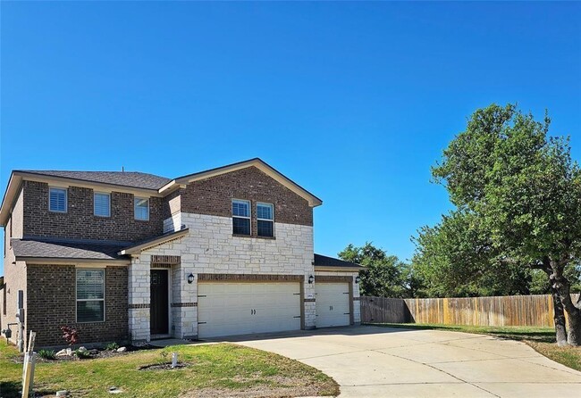 1064 Myrna Bend in Leander, TX - Foto de edificio - Building Photo