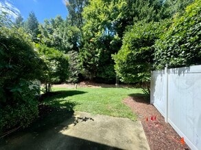 213 Chateau Pl in Chapel Hill, NC - Building Photo - Building Photo