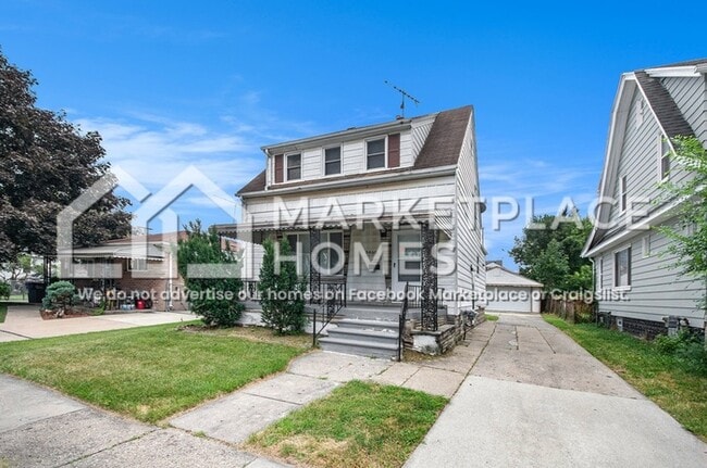 8460 Chalmers Ave in Warren, MI - Building Photo - Building Photo