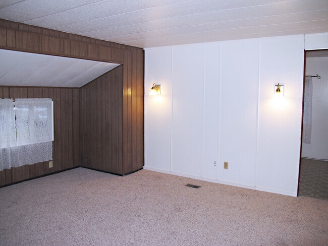 3210 Whitney Dr in Oak Harbor, WA - Building Photo - Building Photo