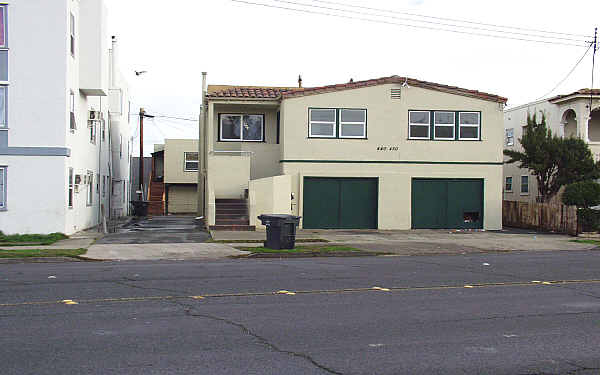 440-450 W 10th St in Pittsburg, CA - Building Photo - Building Photo