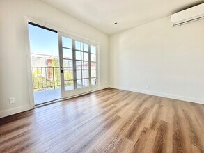 1541 Ocean Ave in Santa Monica, CA - Building Photo - Building Photo