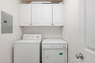 1213 6th Ave N in Seattle, WA - Building Photo - Building Photo