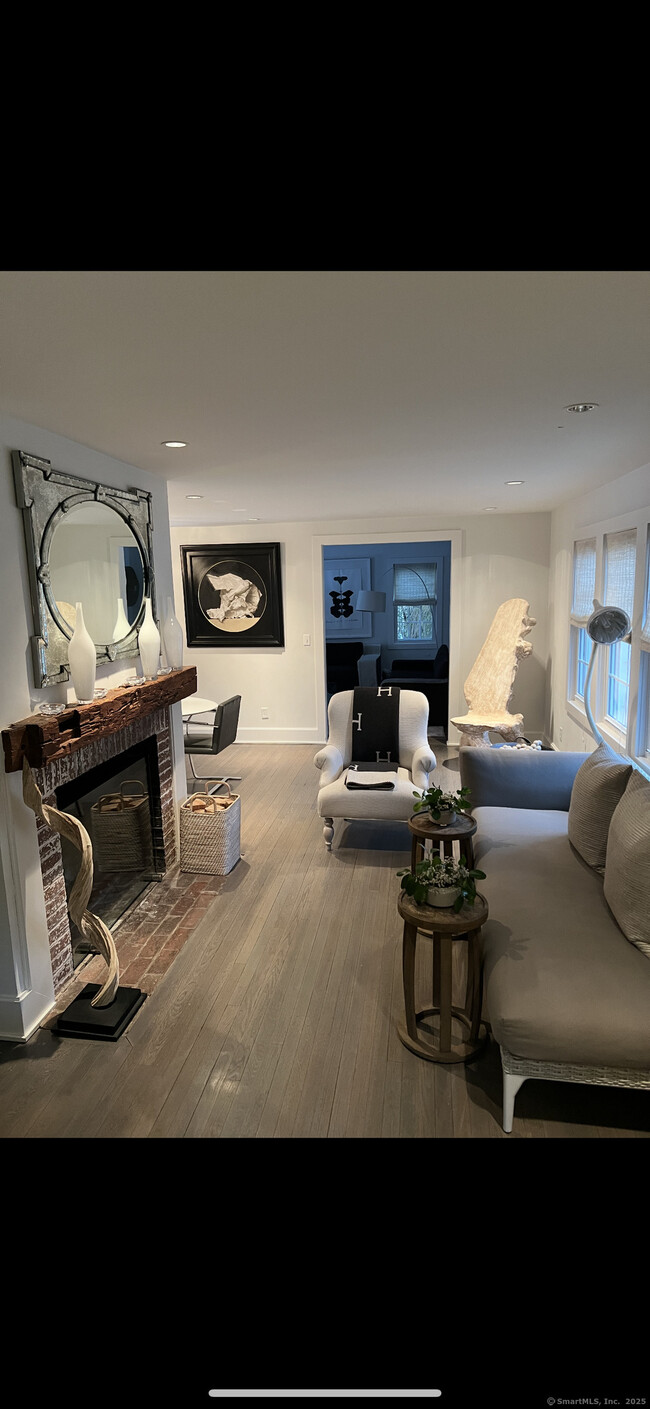 12 Murvon Ct in Westport, CT - Building Photo - Building Photo