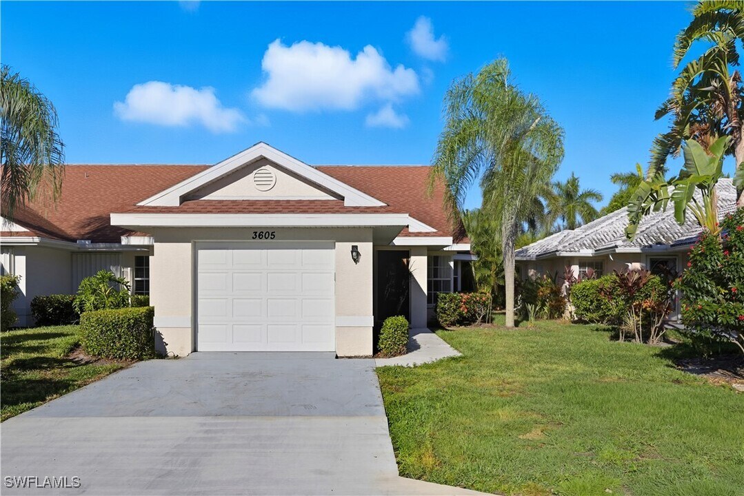 3605 Corinthian Way in Naples, FL - Building Photo
