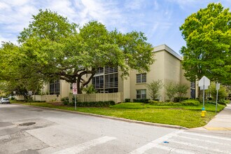 Condominiums of Sunset Park in Tampa, FL - Building Photo - Building Photo