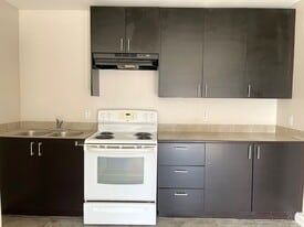 3206 Hillcrest Dr, Unit 7