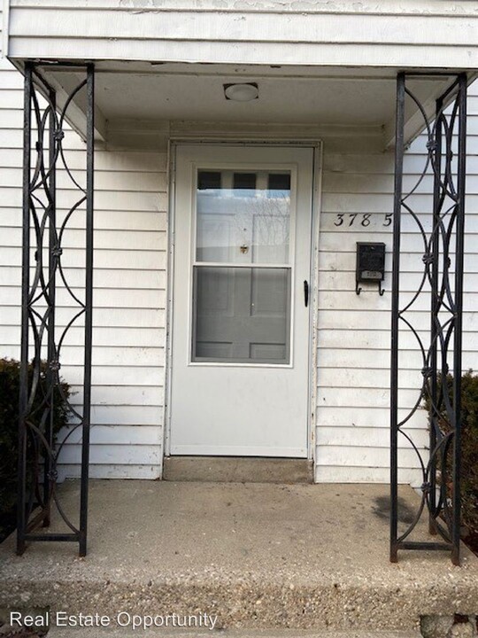 378 N Roosevelt Ave in Columbus, OH - Building Photo