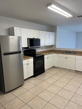 1311 Emerald Terrace in Fort Pierce, FL - Foto de edificio - Building Photo