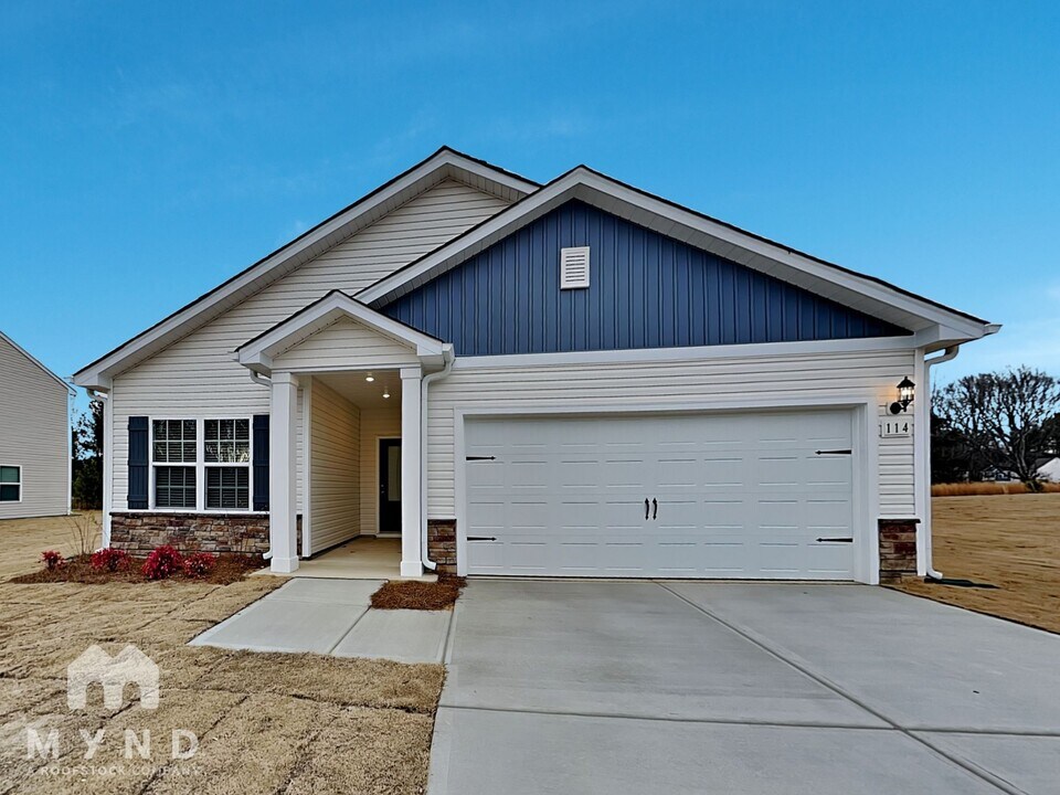 114 New Villas St in Angier, NC - Building Photo