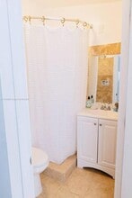 2221 SW 26th Ln, Unit 2 in Miami, FL - Building Photo - Building Photo