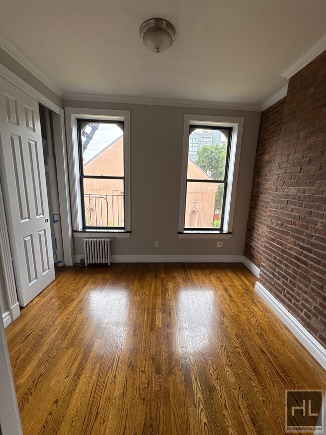 250 Mott St