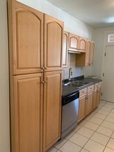 1468 W Winnemac Ave, Unit 1E in Chicago, IL - Building Photo - Building Photo