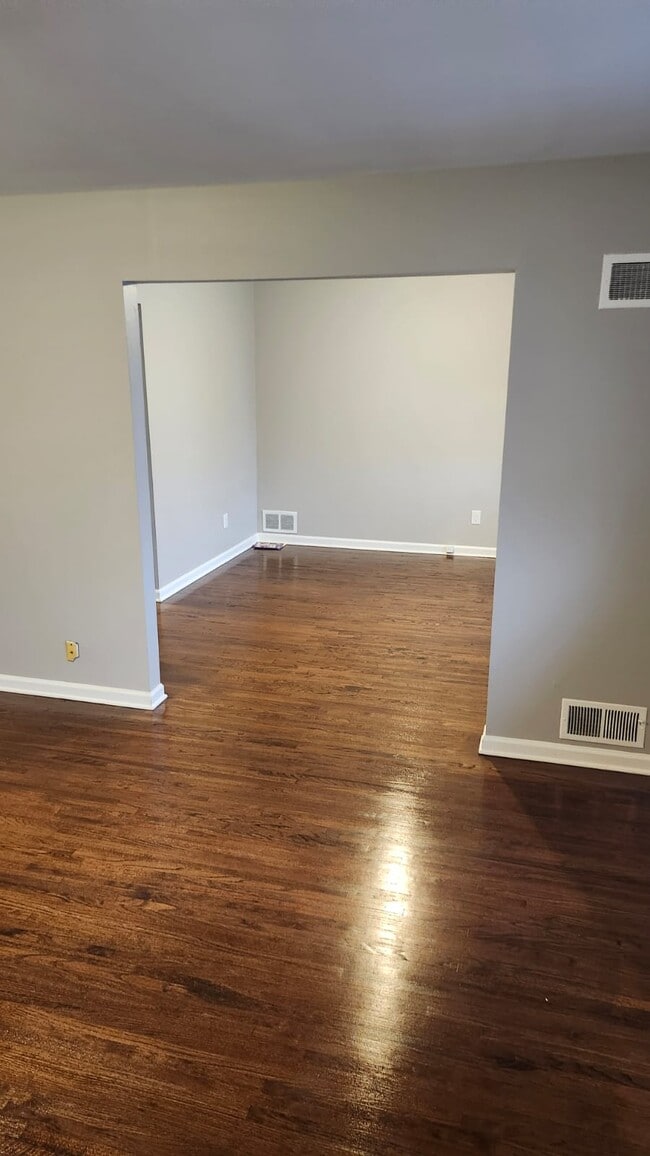 17 Union Ave, Unit 2