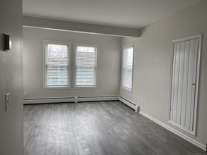 3 Terrace Pl in New Milford, CT - Building Photo - Building Photo