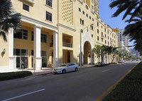 The Ponce de Leon in Coral Gables, FL - Foto de edificio - Building Photo