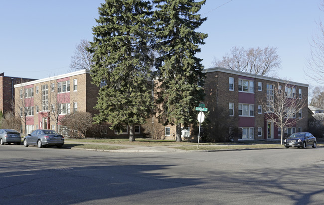 Cleveland/Niles Apartments in St. Paul, MN - Building Photo - Building Photo