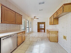 1119 Seminole Trail in Carrollton, TX - Building Photo - Building Photo