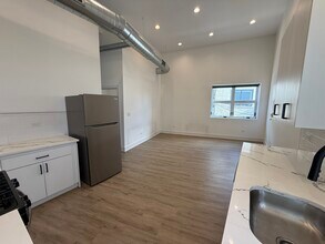 4735 N Artesian Ave, Unit 4731 -201 in Chicago, IL - Building Photo - Building Photo