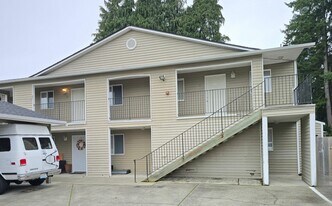 100th Street Apartments in Marysville, WA - Building Photo