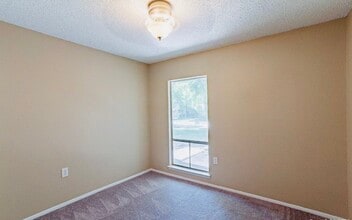 5822 Moores Creek in San Antonio, TX - Building Photo - Building Photo