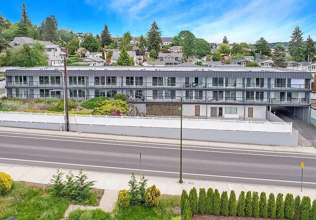 Thunderbird Apartments in Bremerton, WA - Foto de edificio