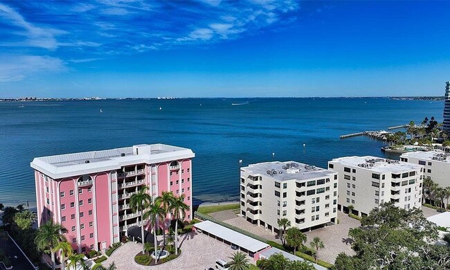 37 Sunset Dr in Sarasota, FL - Foto de edificio - Building Photo