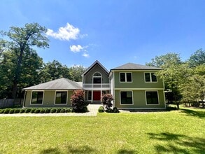 136 Wiegand Dr in Cranberry Township, PA - Building Photo - Building Photo