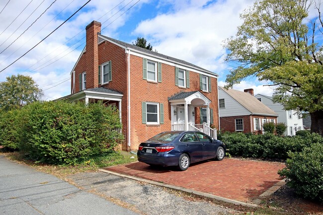 property at 2323 Fontaine Ave Ext
