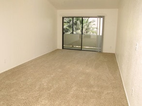 Lakeside Village in Marysville, CA - Foto de edificio - Building Photo