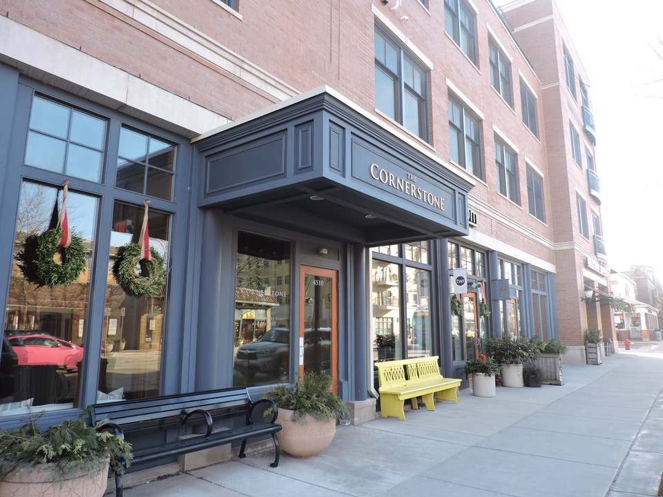 Cornerstone & Ravenna Apartments in Shorewood, WI - Building Photo