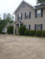 802 Selwyn Oaks Ct in Charlotte, NC - Building Photo