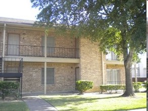 Briarwood II Apartments in Beaumont, TX - Building Photo - Building Photo